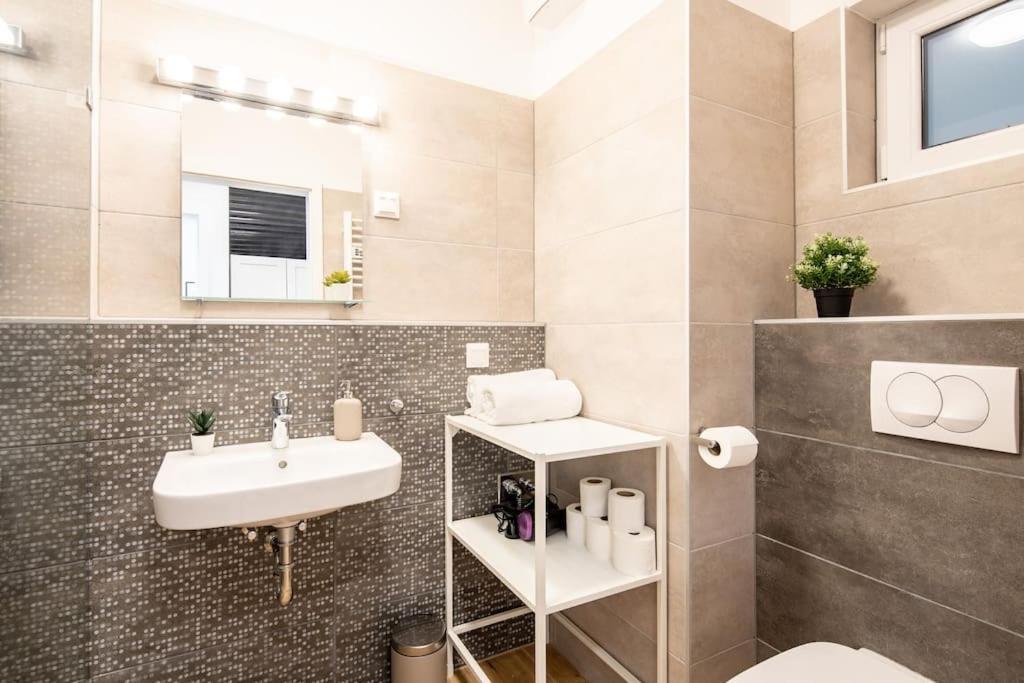 Marone 209 Budapest ~ Ac/Balcony/Indoor Parking المظهر الخارجي الصورة